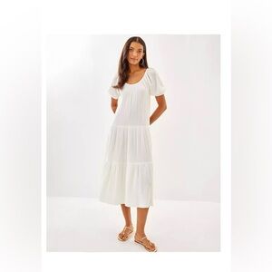 Lilly Pulitzer Zemini Maxi Coverup. White Gauze Peasant style is size M, NWT